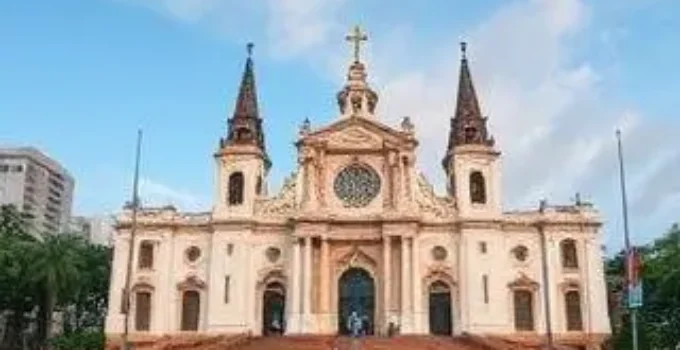 abertura e fechamento durante feriado