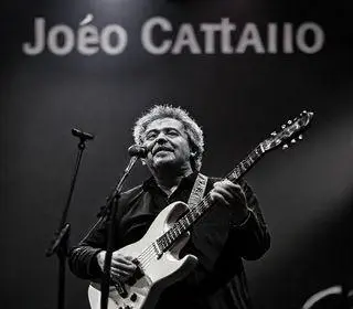 João Caetano lança álbum “Mil Voltas”