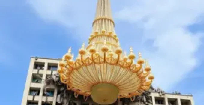 lustre gigante cai em condomínio de Goiânia