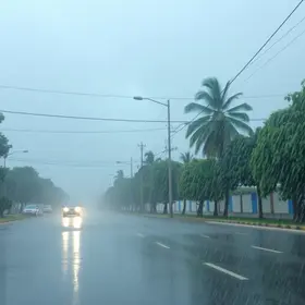 chuva forte com ventania